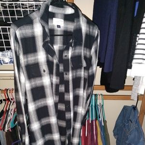 Black akd white plaid buttom up